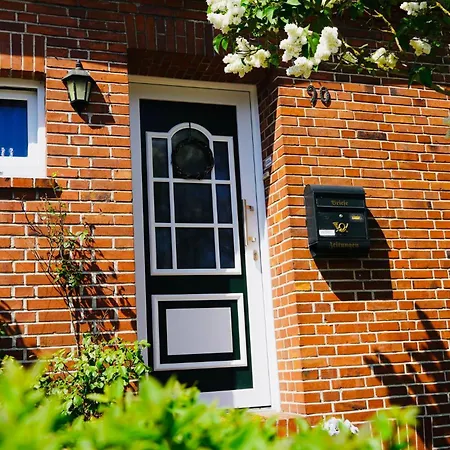 Haus Garten Parkplatz Nordsee Папенбург